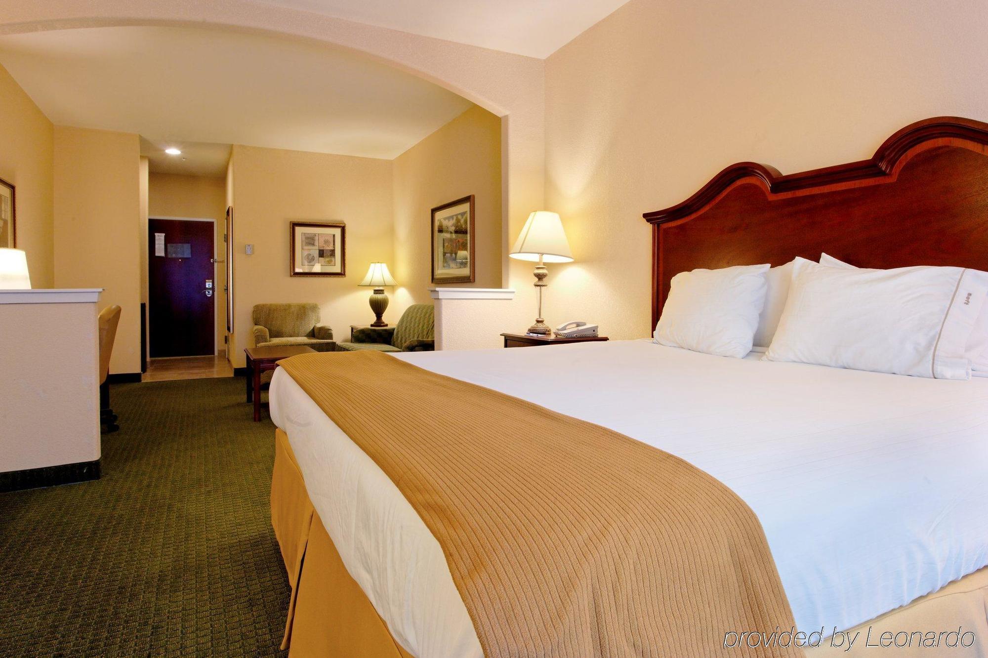 Holiday Inn Express & Suites San Antonio South Exterior foto